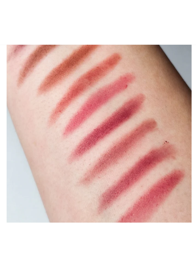 MUA Lipeaze Lip Blur Rouge Noir